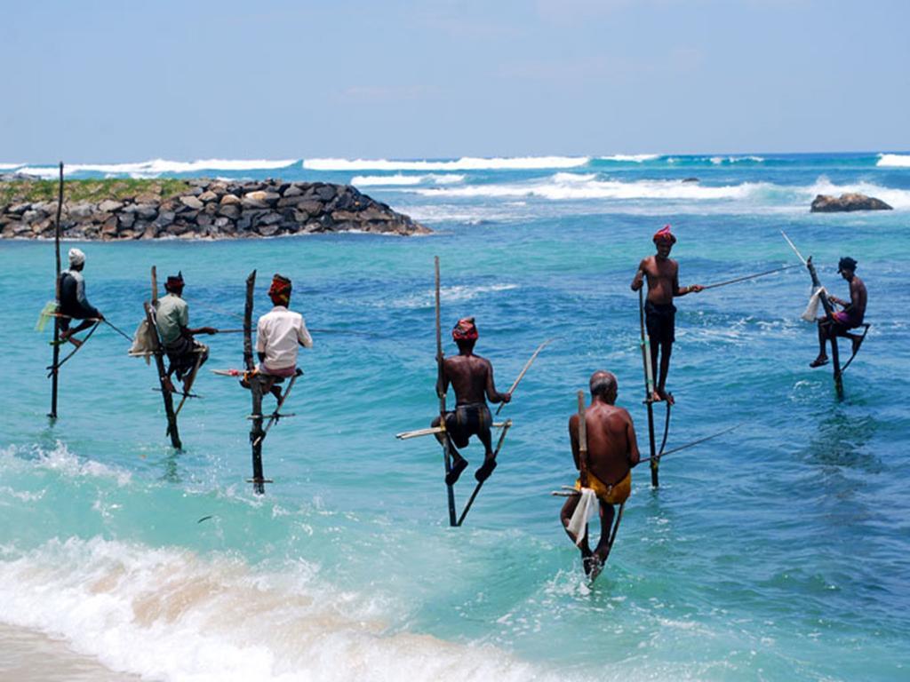 Abundia Unawatuna Bagian luar foto